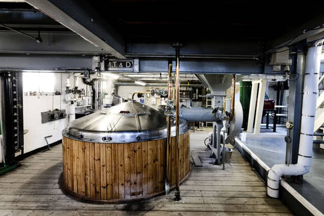 濃香型白酒的釀酒工藝,固態發酵是名優酒核心!老師傅總結的經驗