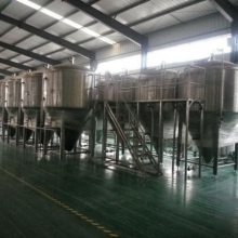 【濟南正麥釀酒技術(shù),精釀啤酒設(shè)備圖片】濟南正麥釀酒技術(shù),精釀啤酒設(shè)備